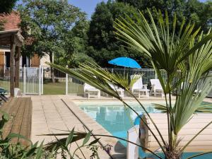 Maisons de vacances Gite de 9 personnes avec piscine : photos des chambres