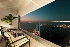 SkyHigh Stay, Panoramic Sea Views & Beach Access