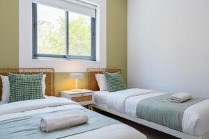 Solenne - Stylish 2-BR Apartment & Balcony in Larnaca