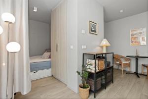 Stylish Downtown Studio with Private Terrace