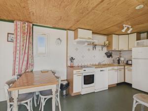 Chalets Gite La Brousse - piscine - pour 5 avec jardin : photos des chambres