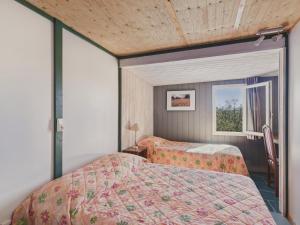 Chalets Gite La Brousse - piscine - pour 5 avec jardin : photos des chambres