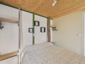 Chalets Gite La Brousse - piscine - pour 5 avec jardin : photos des chambres