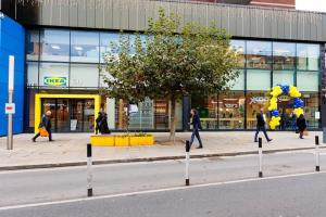 Prime Location! Cozy Stay by Riverside,Tube, Shops