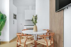 Mariblanca & Old Town by ELE Apartments