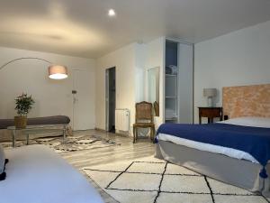 Maisons d'hotes Maison Belles Pierres : Chambre Familiale avec Douche 