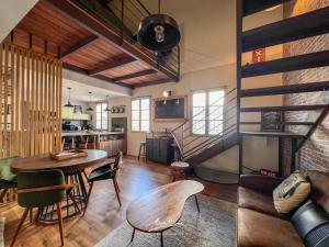 Un loft d exception au cœur de Toulon 4 chambres wifi