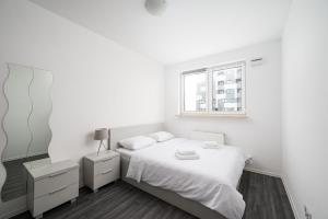 Praga Ostrobramska Modern Apartament by BookingHost