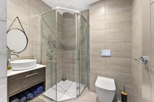 Sleek Large Leeds Apartment - Parking