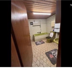 große Wohnung in Köln mit 2 Badezimmer