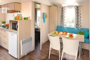 Campings Carazur Mobilhomes Camping Frejus : photos des chambres