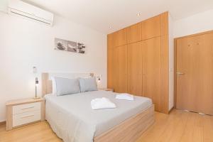 Golden Views Penthouse 3BR in Newtown