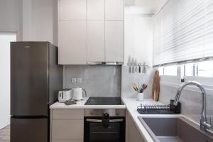 2BD Apt in Petralona Near Metro