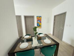 Casa Mulata Paseo del Mar 2 Pool & Playa