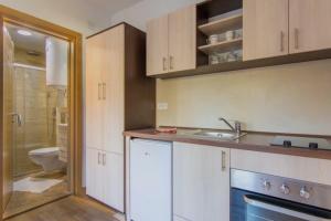 Studio 401, Vila Šarm