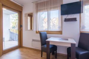 Studio 401, Vila Šarm