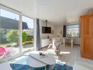Holiday Home St Maartenszee near Beach