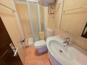 House and Apts. in Novi Vinodolski 27322