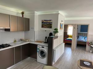 Mediterán Fedett Medencés Apartmanház