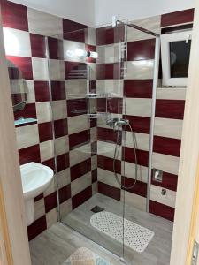 Mediterán Fedett Medencés Apartmanház