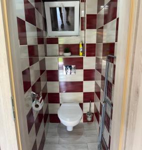 Two-Bedroom Apartment with Balcony and Terrace room in Mediterán Fedett Medencés Apartmanház