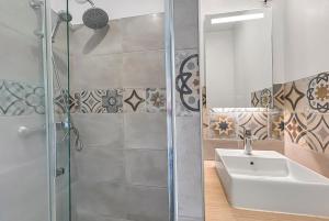 Appartements Cosy et calme, lit double, proche transports : photos des chambres