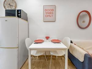 Appartements Cosy et calme, lit double, proche transports : photos des chambres