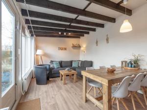 Duinland 245 bungalow for 6 guests near sea