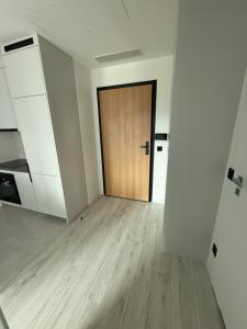 Towarowa Towers Apartment