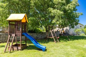 House Edera in Central Istria for 6 people with large garden and salt - water private pool