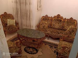 شقة مفروشة للايجار فى دمياط القديمة الشارع الحربى