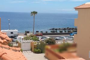 Caletillas Black sand 1º linea playa & piscina & wifi