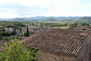 Villas Grande maison dans village medieval : photos des chambres