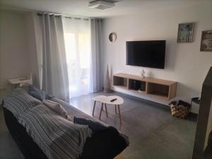 Caletillas Black sand 1º linea playa & piscina & wifi