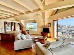 Appartements Etel - Duplex 4 pieces moderne, WiFi, parking, vue sur la Ria, proche plage et centre nautique - FR-1-479-179 : photos des chambres