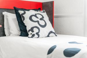 Private Studio in Dudley,Kitchen&Bathroom,Sleeps 1