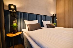 Flower Blue 2 by Housine