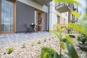 Flower Blue 2 by Housine