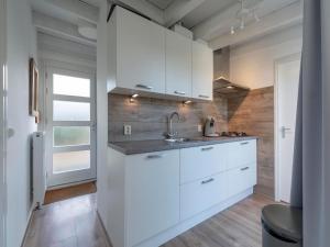 Bungalow in Sint Maartenszee near Beach