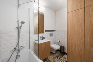 Solec Powiśle Deluxe Apartment by BookingHost