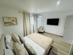 Hotels L'Aiglon Bylitis : photos des chambres