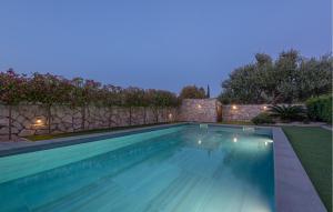 Four-Bedroom Holiday Home In Zaton