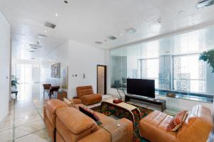Cayan Tower Dubai Marina - Mint Stay