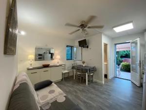 Appartements MORIANI PLAGE - 3 pieces climatise 4 a 6 couchages D1 : photos des chambres