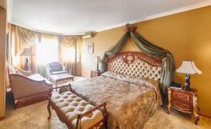 Deluxe Family Suite (2 Adults + 2 Children up to 10 years old) room in Spa Hotel Rich