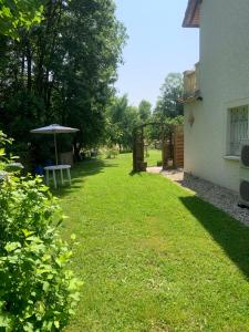 Appartements le p'tit studio au calme au pied du Jura : photos des chambres