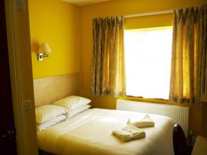 Double Room room in Acton Town Hotel