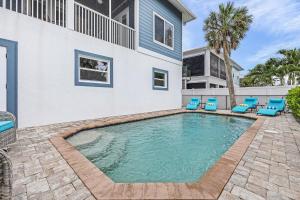 Close to Beach & Bay Retreat - Gulf Island Breeze - Roelens