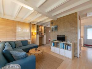 Holiday Home near Sint Maartenszee Beach