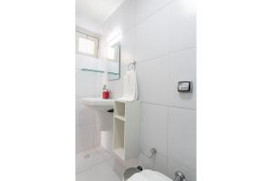 Excelente 3 Quartos Rua Navegantes em Boa Viagem No melhor local da praia SAL802B